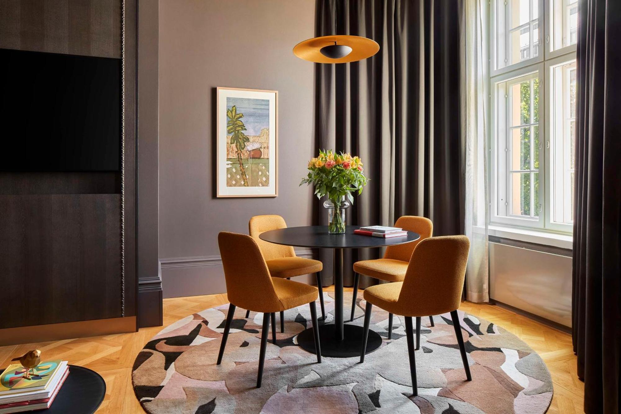 Nh Collection Helsinki Grand Hansa Esterno foto A dining room in a private house