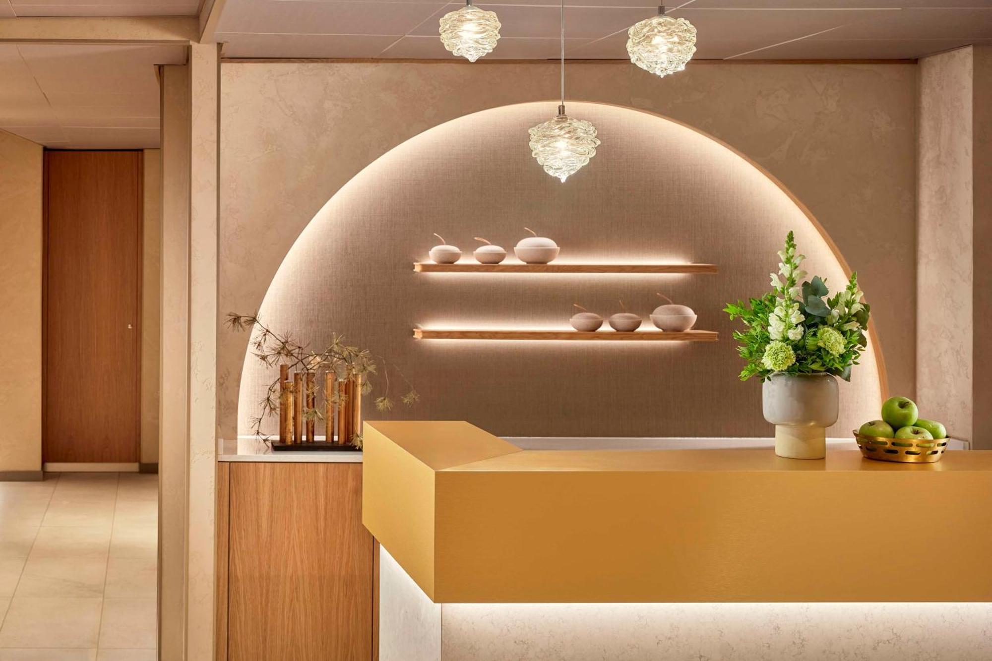 Nh Collection Helsinki Grand Hansa Esterno foto Reception desk at the hotel